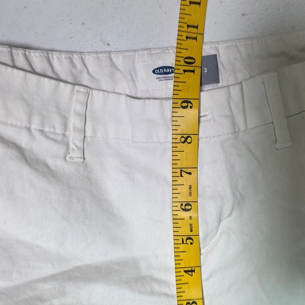 Old Navy Chino Shorts White Cotton Stretch Casual Size 2 Summer, Preppy, Classic